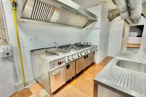 NEGOZIO A CASTELNUOVO DI PORTO