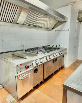 NEGOZIO A CASTELNUOVO DI PORTO