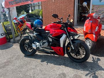 Ducati streetfigher v2