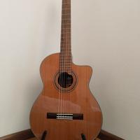 Chitarra classica elettrificata Martinez  NUOVA 