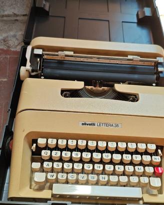 Macchina da scrivere Olivetti lettera 35