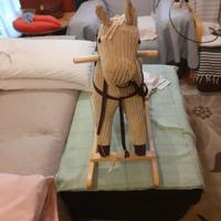 Cavalluccio a dondolo 