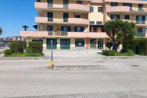 Locale commerciale/studio professionale 100 mq