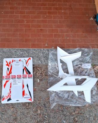 Beta 125 4t lc PLASTICHE E  GRAFICHE