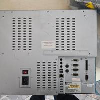 Panel PC Axiomtek P1170-CY con I/O industriali
