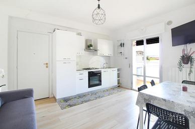 3 LOCALI A ALBA ADRIATICA