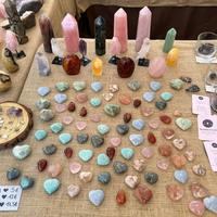 Cuori , torri , sfere minerali e cristalli