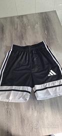 Pantaloncini adidas 
