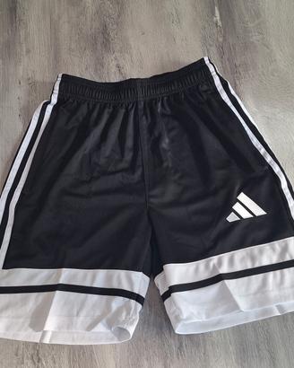 Pantaloncini adidas 
