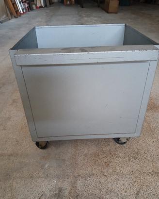 Contenitore in ferro 