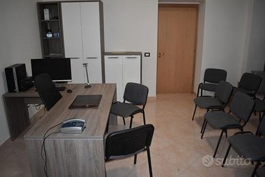 MOBILI UFFICIO