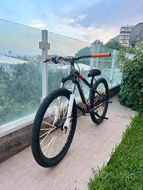 Rockrider St120 27.5 M Custom Wheelie TRATTABILE