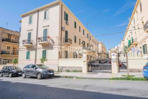 Interessante Trivani con Posto Auto e Cantina !!!