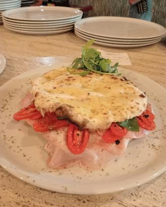 Pizzaiolo con molta esperienza.x stagione estiva