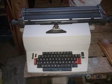 macchina da scrivere vintage 