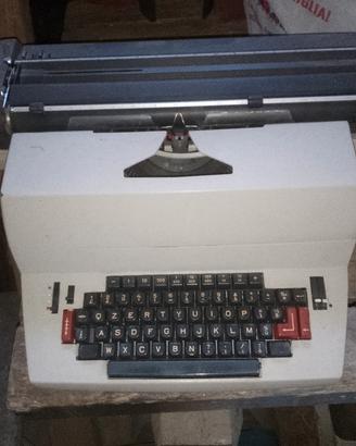 macchina da scrivere vintage 