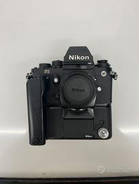 Fotocamera analogica Nikon F3 con motore MD-4