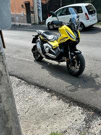 Xadv 750