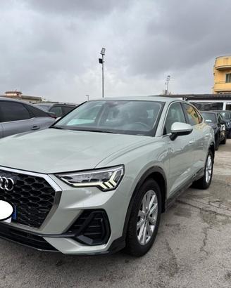 AUDI Q3 35 TDI quattro S tronic Business plus