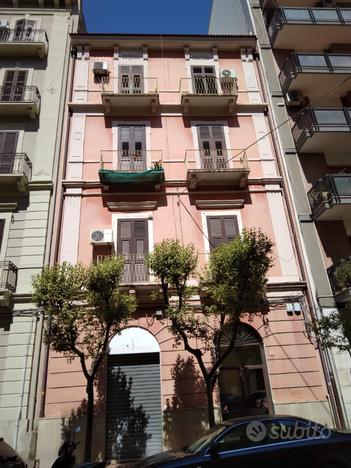 Intero palazzo in via pisanelli n 28