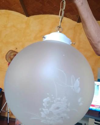 Lampadario a sospensione in vetro satinato 