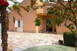 VILLETTA CON DI GIARDINO E FOTOVOLTAICO - Rif. 391