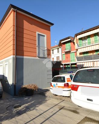 2 LOCALI A BREMBATE