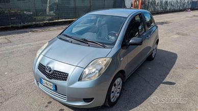 YARIS 1000 3P SOL