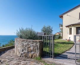 Barcola alta, casetta vista mare