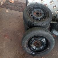 4 gomme di Suzuki Celerio 