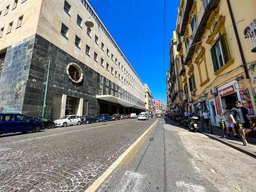6 LOCALI A NAPOLI
