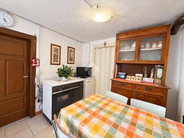 2 LOCALI A TIRANO