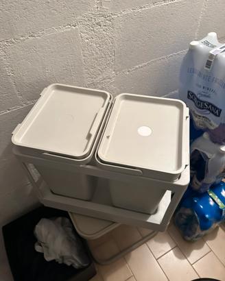 Pattumiera con carrello  ikea