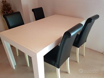 tavolo più 4 sedie in pelle 