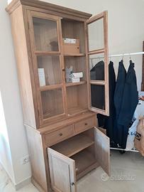 dispensa con vetrina