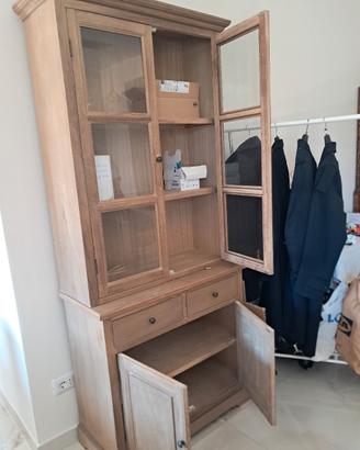 dispensa con vetrina