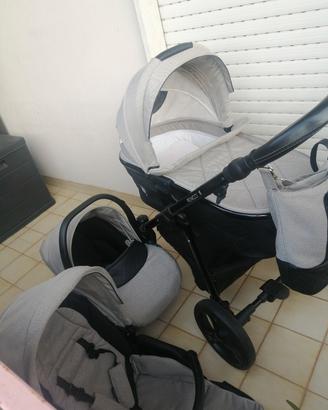 Trio Venicci completo di tutti gli accessori. 