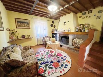 Casa indipendente di 150 m² con più di 5 locali e 