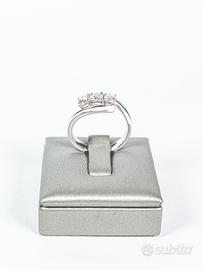 Anello trilogy in oro e diamanti