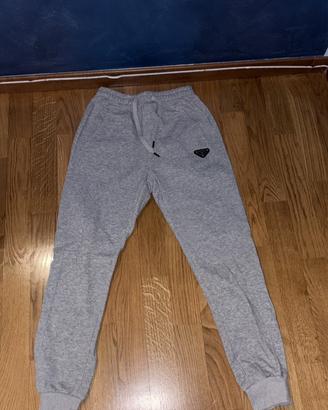 pantaloni prada