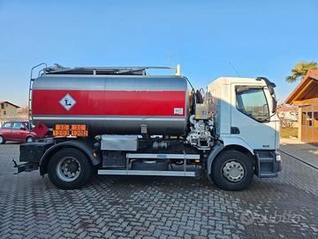Renault con cisterna carburante in adr