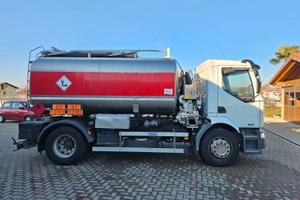 Renault con cisterna carburante in adr