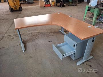 Scrivania ufficio