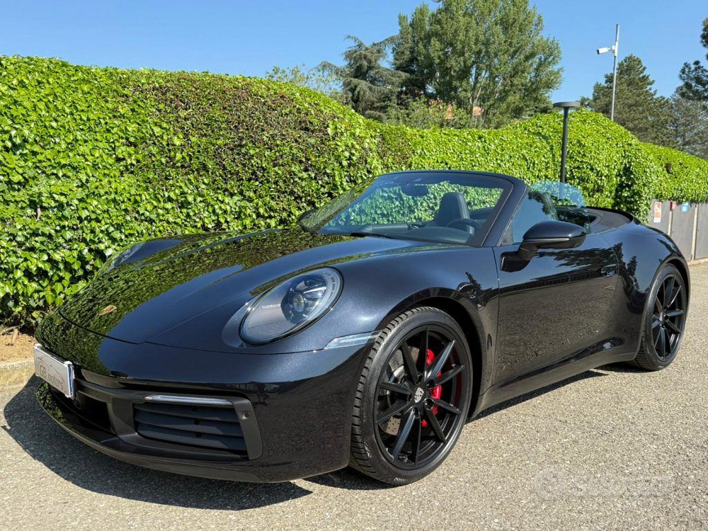 PORSCHE 911 (992)