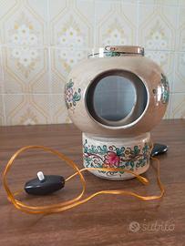 Lampada in ceramica decorata (Gubbio)