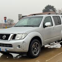 Nissan pathfinder 4x4 7 posti 2.5 d