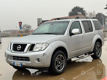 Nissan pathfinder 4x4 7 posti 2.5 d