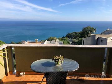 Splendido appartamento vista mare con giardino e o