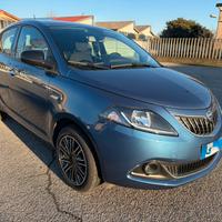 Lancia Ypsilon 1.0 FireFly 5 porte S&S Hybrid Albe