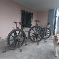 Ruote centenarie porta vasi in ferro battuto